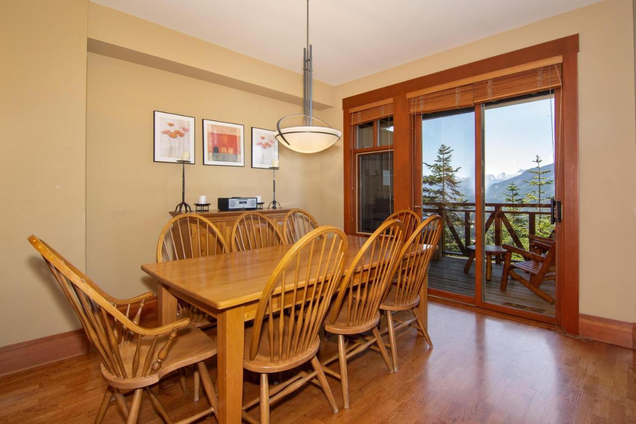 Taluswood The Heights 18 | Mountainside Townhome W/ Ski Access, Hot Tub, Tranquil Views Уистлер Экстерьер фото