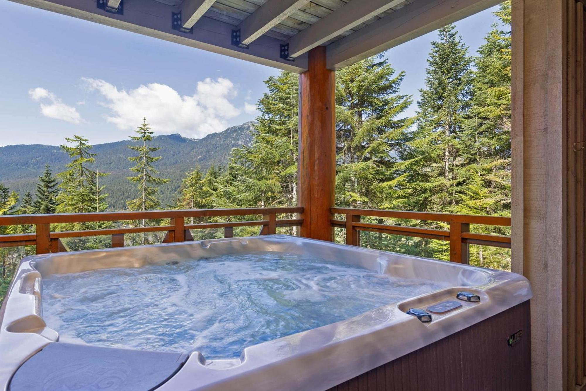 Taluswood The Heights 18 | Mountainside Townhome W/ Ski Access, Hot Tub, Tranquil Views Уистлер Экстерьер фото